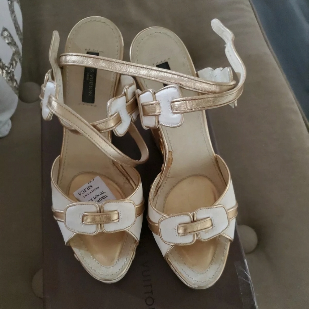 Women Louis Vuitton white/ Beige Wedge heels - size 36-excellent Condition